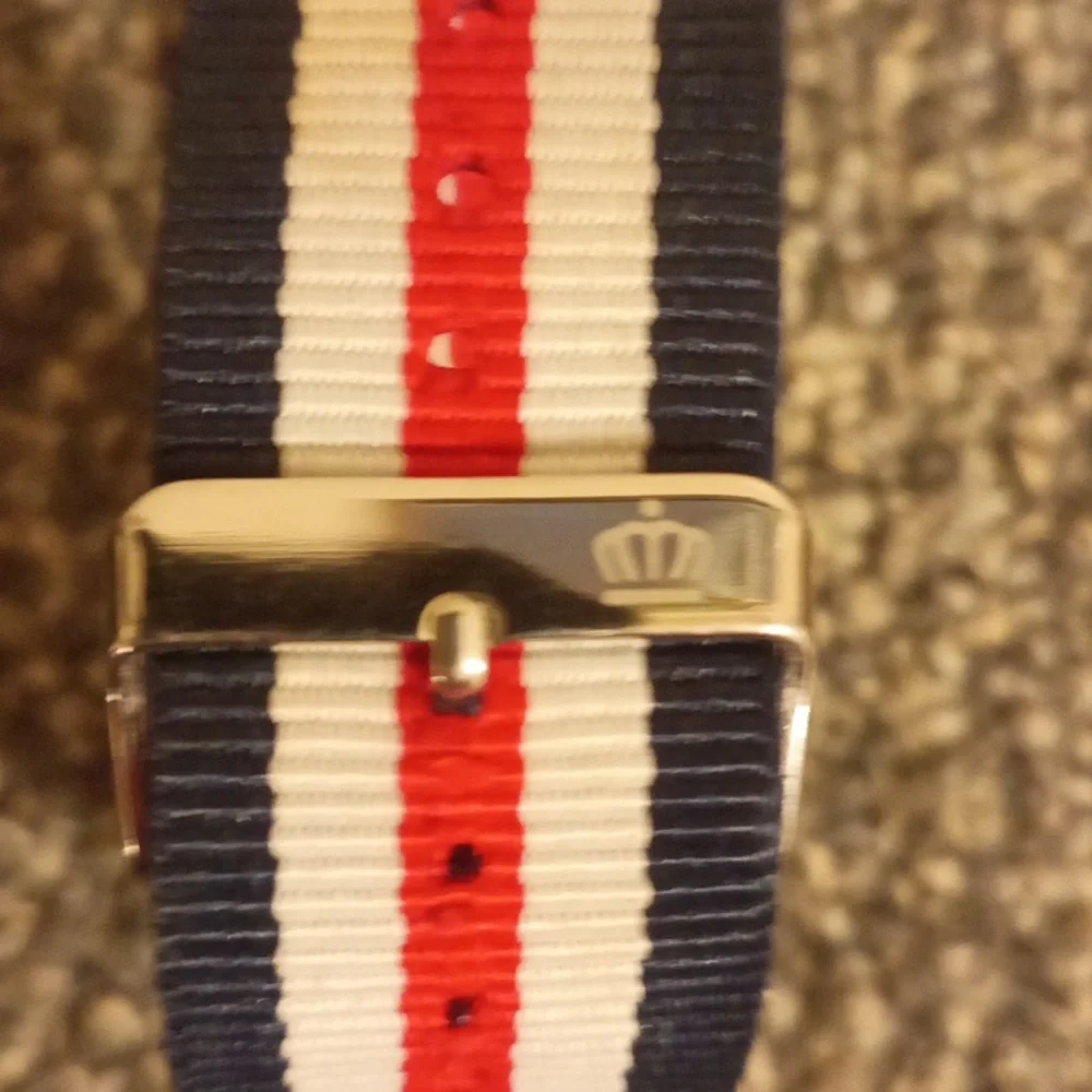 Guess Vintage red white blue nylon strap silver tone quare dial men's wa…
